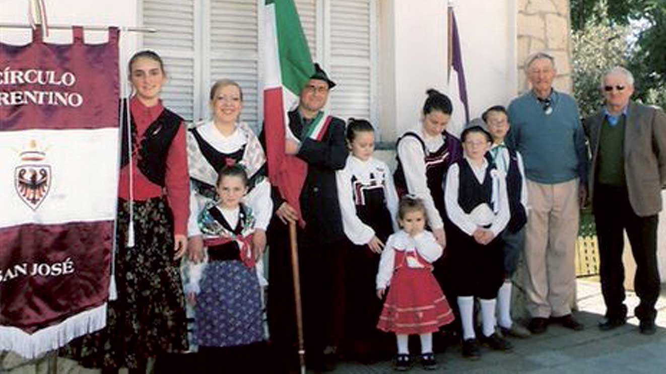 Soci del Circolo in costume