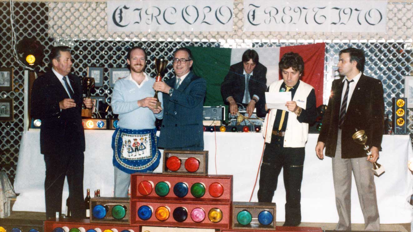 Premiazione del concorso di fotografia, Pio Tomaselli, presidente del Circolo, Mario Tiso 1° premio fotografia a colori, Bruno Fronza, Claudio Pellegrini e Danilo Michelini 