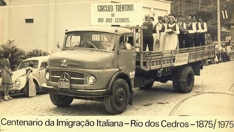1975 - prima composizione del Circolo in occasione del Centenario dell'Immigrazione Italiana