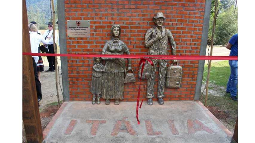 Inaugurazione del monumento di riconoscimento agli immigrati italiani