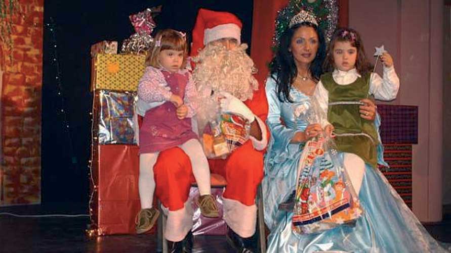 2006 - Babbo Natale e la Fata portano i doni ai bambini